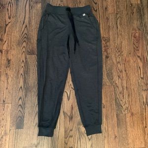 NWOT  Gap  Fit Body-XS, charcoal gray